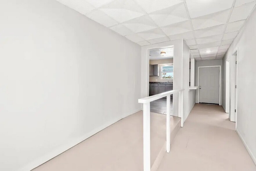 More Photos Of 2001 E Grand Ave, Marshall Office For Sale