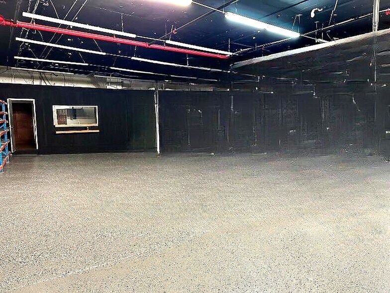 More Photos Of 8802 Foster Ave, Brooklyn Warehouse For Lease