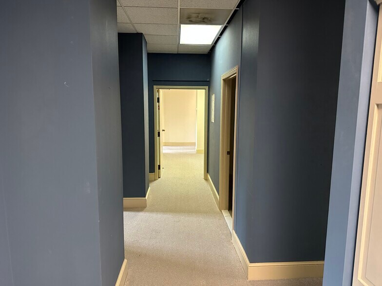 More Photos Of 3923 Blenheim Blvd, Fairfax Medical For Sale