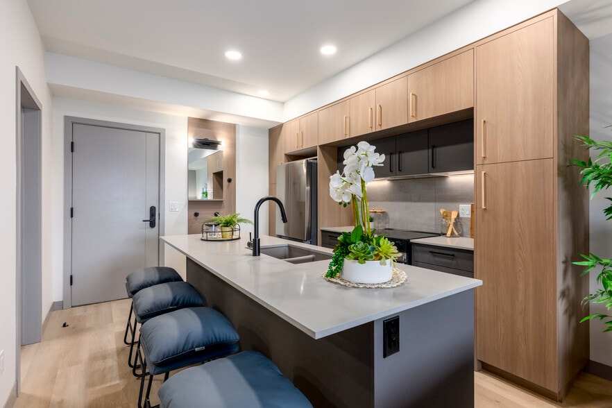 More Photos Of 9999 Elbow Dr, Calgary Apartments For Lease