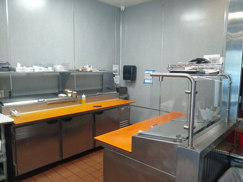 More Photos Of 1935-1975 Mount Diablo St, Concord Restaurant For Lease