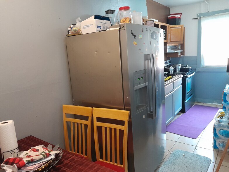 More Photos Of 36 Astor St, Newark Storefront Retail Residential For Lease