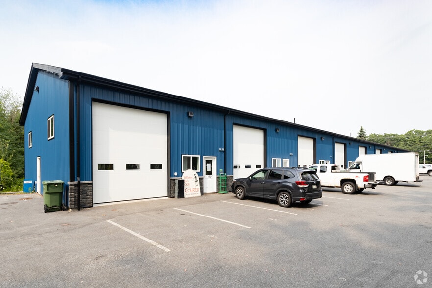 More Photos Of 873 Portland Rd, Saco Freestanding For Lease