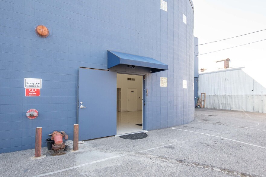 More Photos Of 800-808 E 29th St, Los Angeles Warehouse For Sale