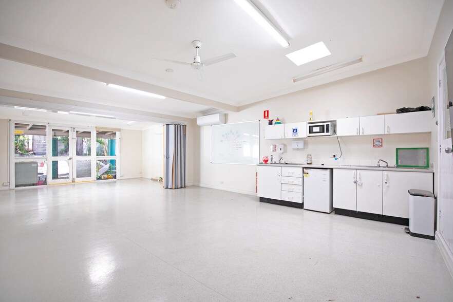 More Photos Of 18 Wright St, Auburn Office For Lease