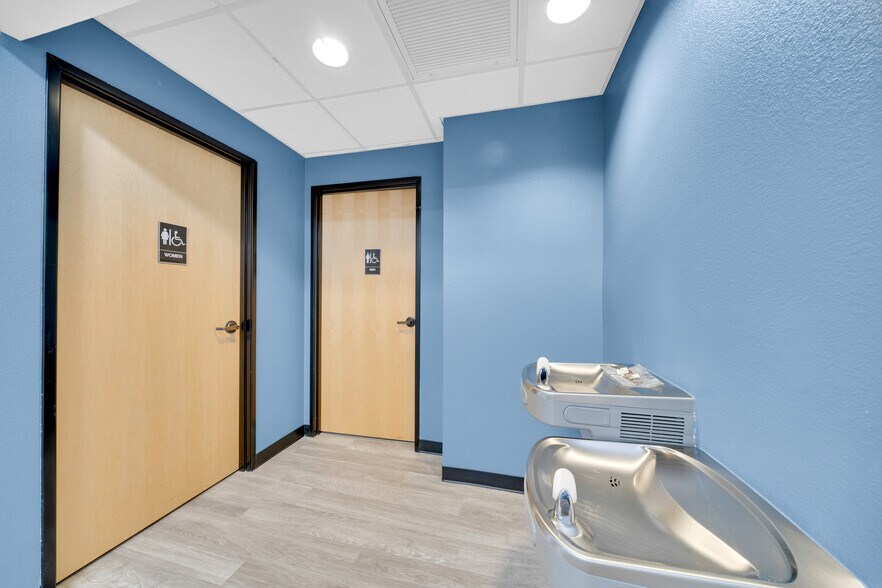 More Photos Of 4729 E Union Hills Dr, Phoenix Medical For Sale