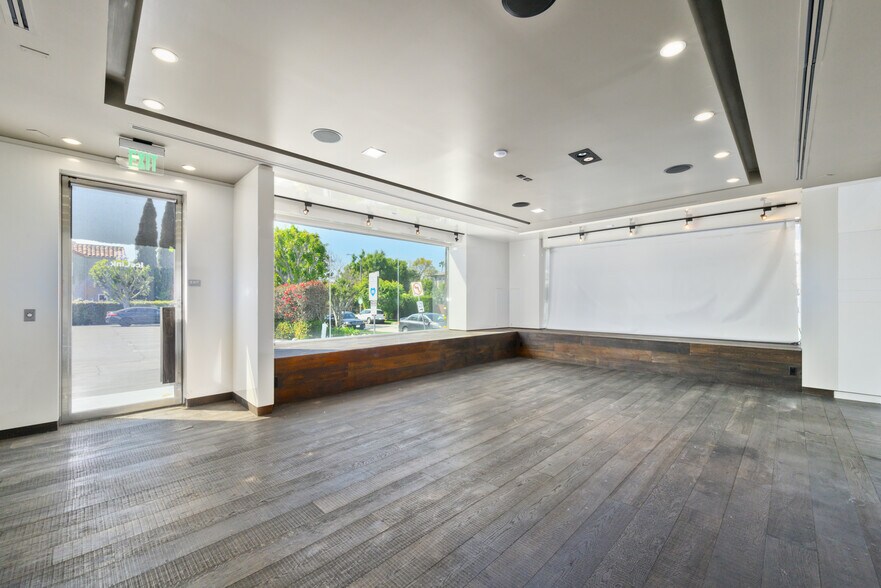 More Photos Of 666 N Kilkea Dr, Los Angeles General Retail For Lease