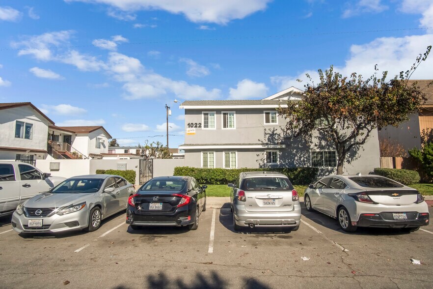 More Photos Of 1022 El Camino Dr, Costa Mesa Apartments For Sale