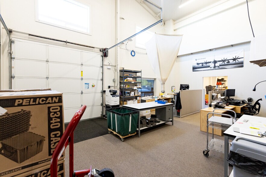 More Photos Of 200 N Wasco Ct, Hood River Warehouse For Lease
