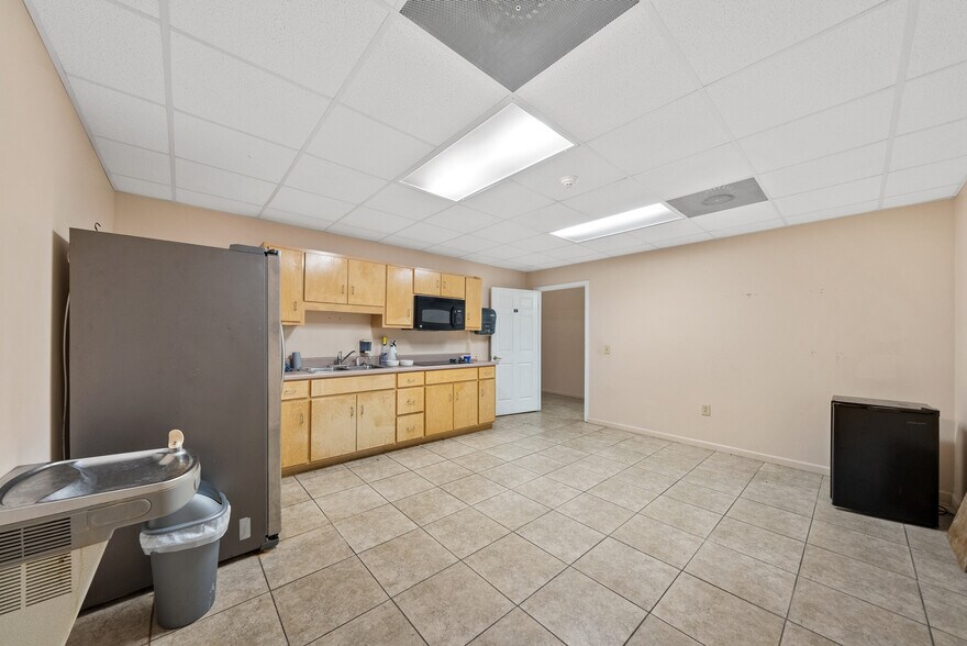 More Photos Of 210 N Tyndall Pky, Panama City Medical For Sale