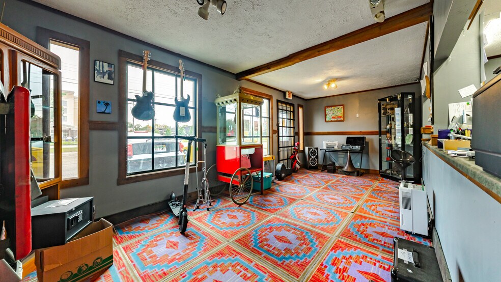 More Photos Of 5281 E Pickard St, Mount Pleasant Freestanding For Lease