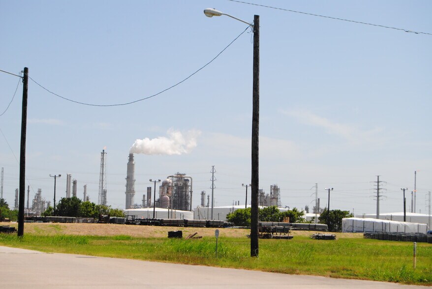 More Photos Of 1438-1450 Texas Ave, Texas City Storefront For Sale