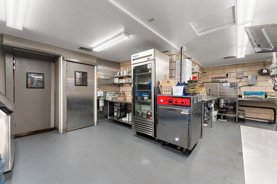 More Photos Of 4305 Portage St NW, Canton Restaurant For Sale