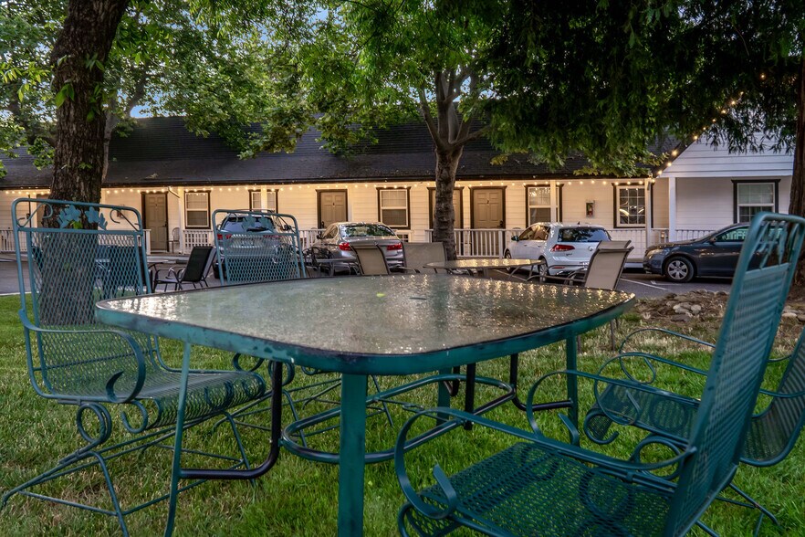 More Photos Of 816 W Main St, Grass Valley Hotel For Sale