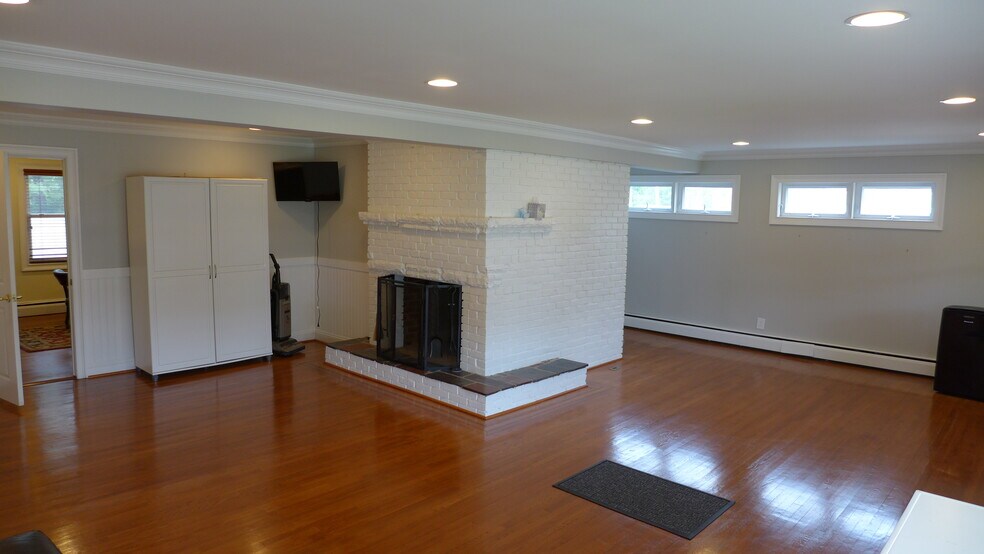 More Photos Of 2025 Rt-71, Spring Lake Office For Lease