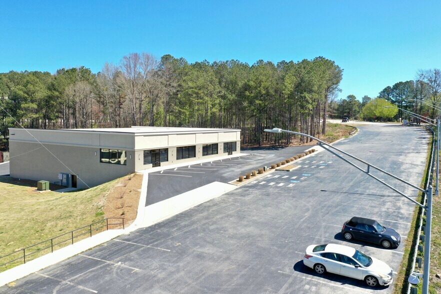More Photos Of 1120 N Blairs Bridge Rd, Lithia Springs Showroom For Sale