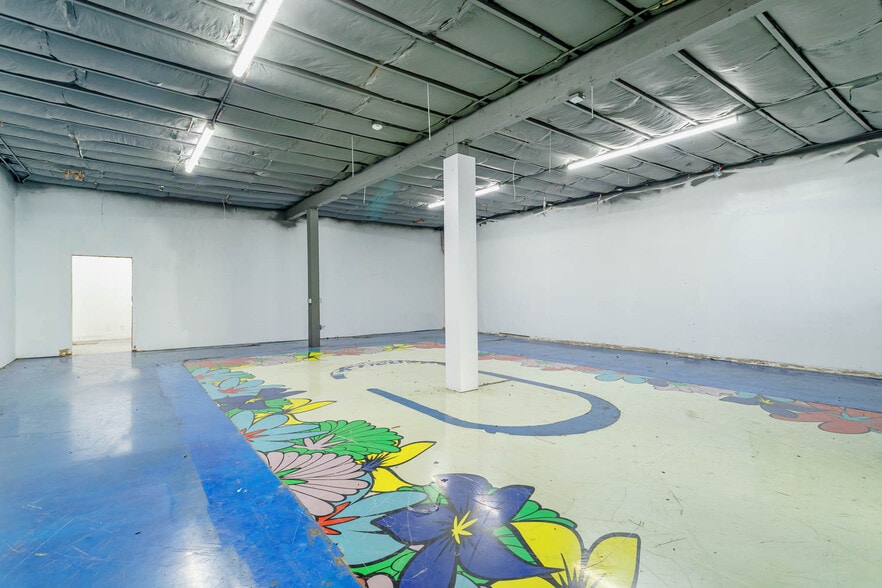 More Photos Of 180 S Alvarado St, Los Angeles Light Distribution For Lease