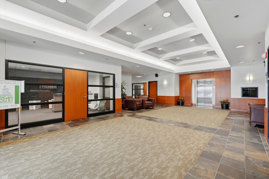 More Photos Of 10135 SE Sunnyside Rd, Clackamas Office For Lease