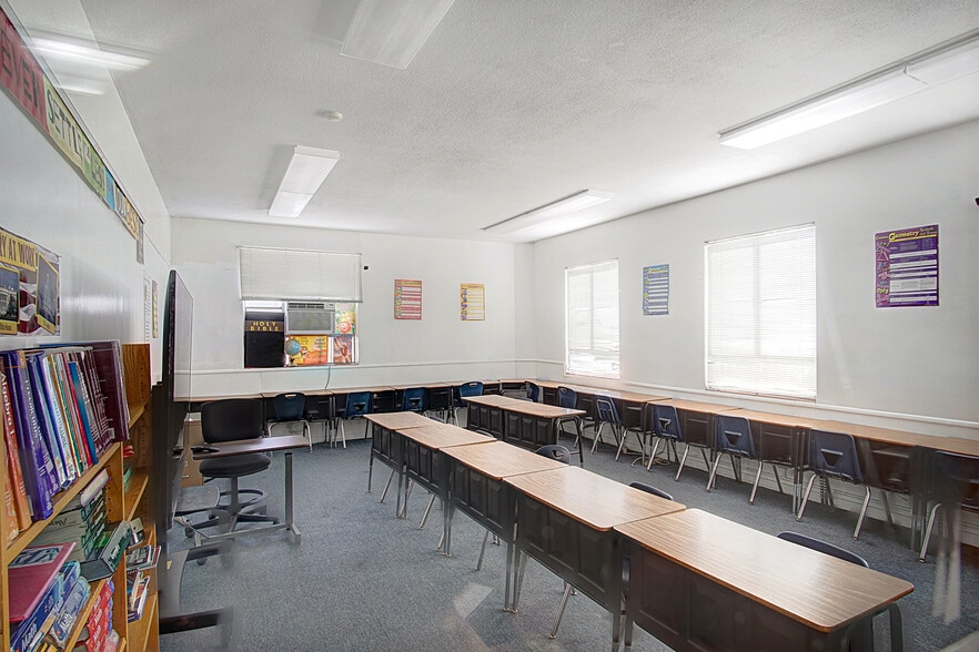 More Photos Of 2665 Clarendon Ave, Huntington Park Religious Facility For Lease