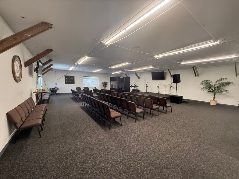 More Photos Of 1236 Central Ave, Sarasota Warehouse For Lease