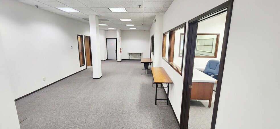 More Photos Of 200 N 8th Ave E, Newton Warehouse For Sale