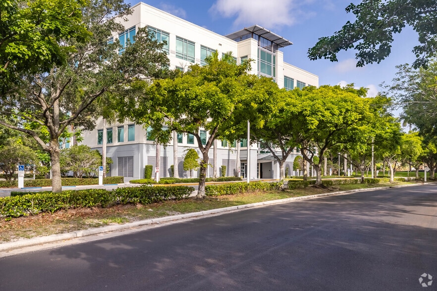 More Photos Of 1250 S Pine Island Rd, Plantation Office For Lease
