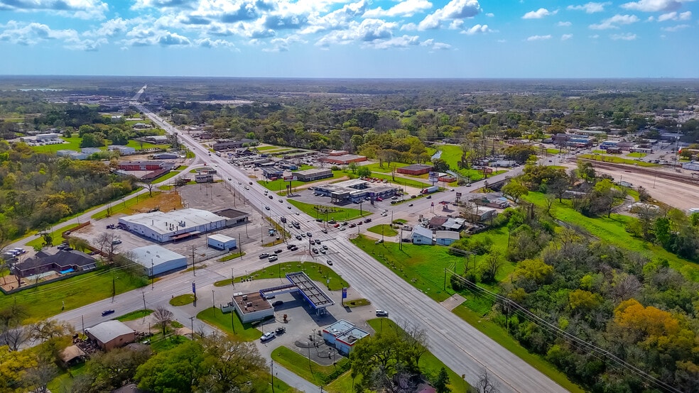 More Photos Of 110 E Highway 6, Alvin Hotel For Sale