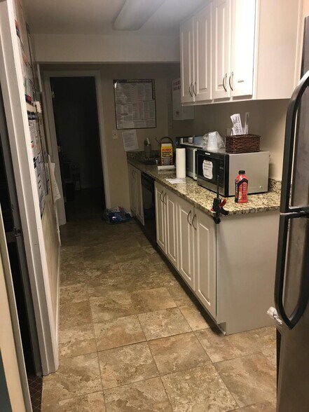 More Photos Of 3069 Amwiler Rd, Atlanta Medical For Lease