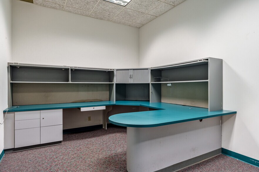 More Photos Of 6212 Material Ave, Loves Park Warehouse For Sale