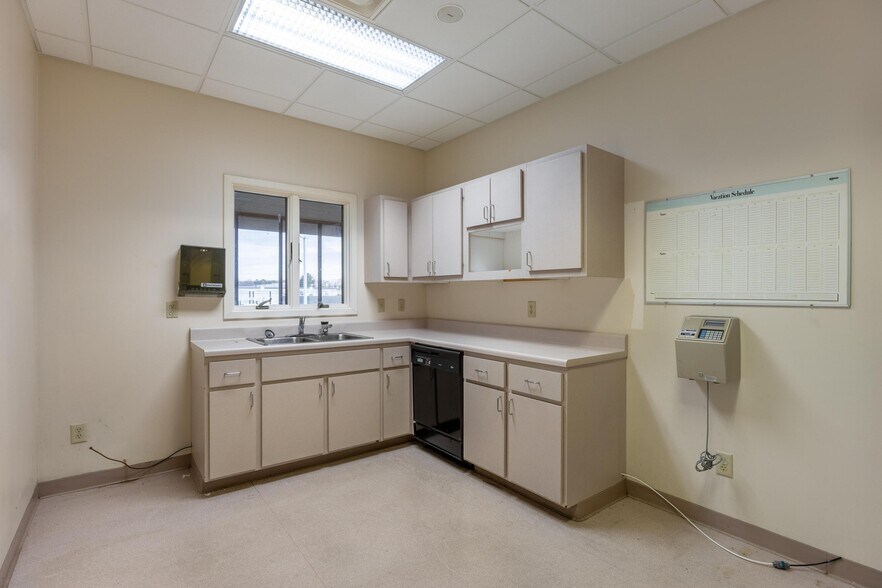 More Photos Of 1494 Stuart Rd NE, Cleveland Medical For Lease