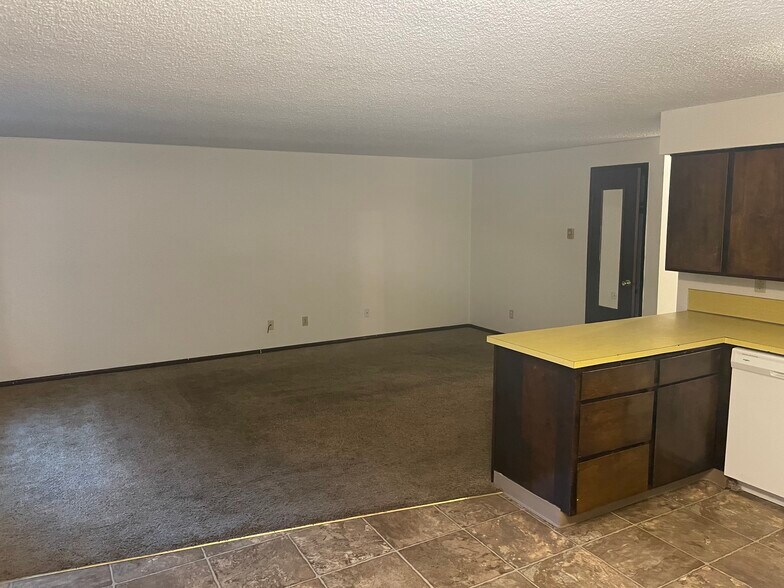 More Photos Of 1568 Minor Rd, Kelso Apartments For Sale