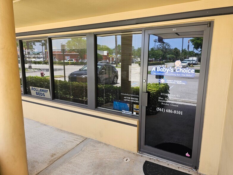 More Photos Of 4152-4230 Blue Heron Blvd W, Riviera Beach Medical For Lease