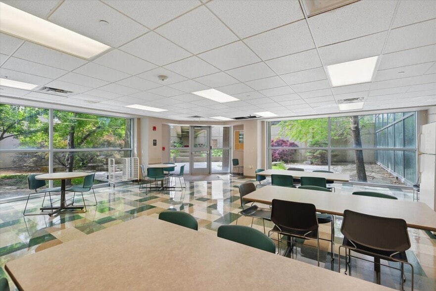 More Photos Of 1250 Capitol Avenue, Omaha Manufacturing For Sale