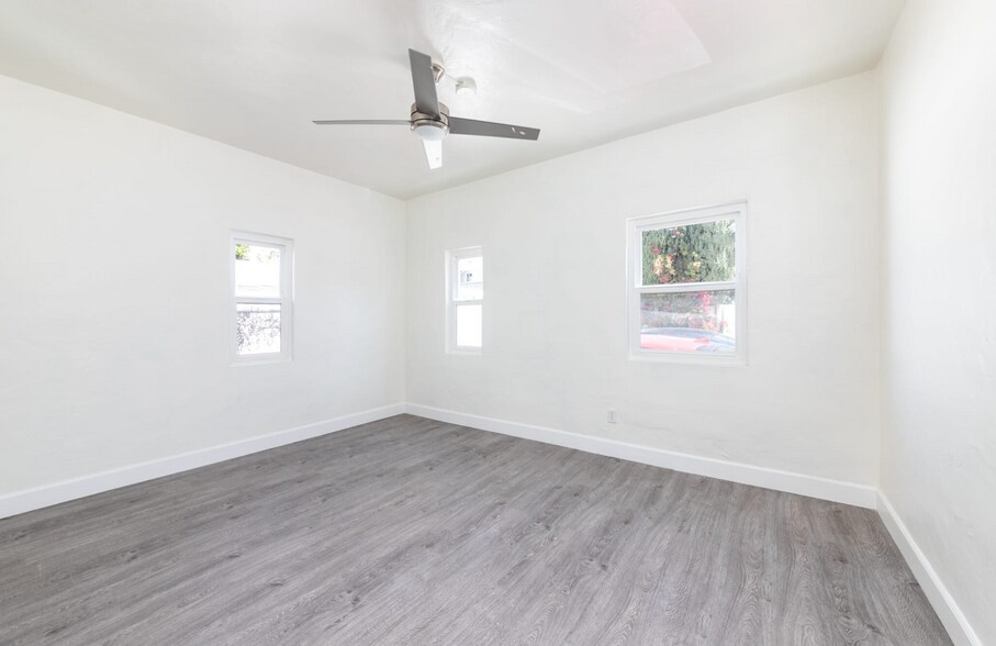 More Photos Of 1032 S Orange Dr, Los Angeles Apartments For Sale
