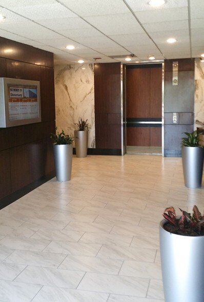 More Photos Of 5805 Callaghan Rd, San Antonio Office For Sale