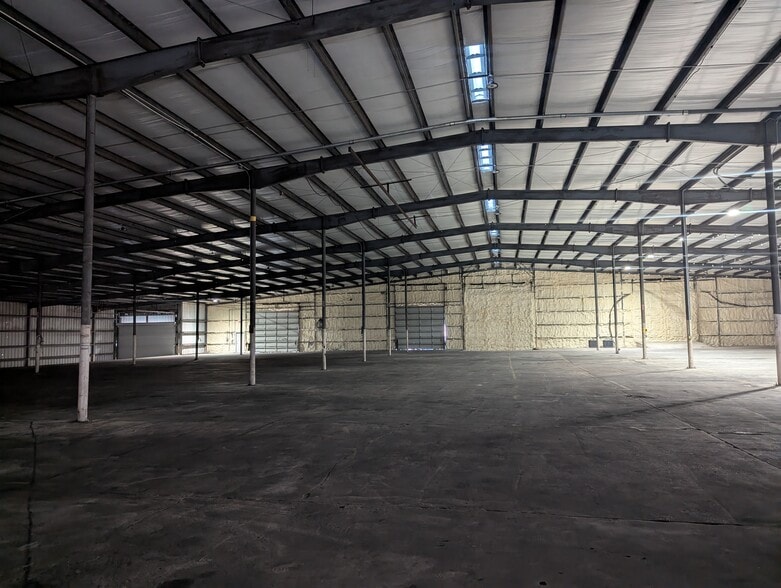 More Photos Of 91 S College St, Statesboro Warehouse For Sale
