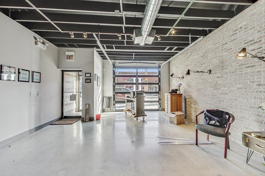 More Photos Of 3316-3318 N Halsted St, Chicago Apartments For Lease