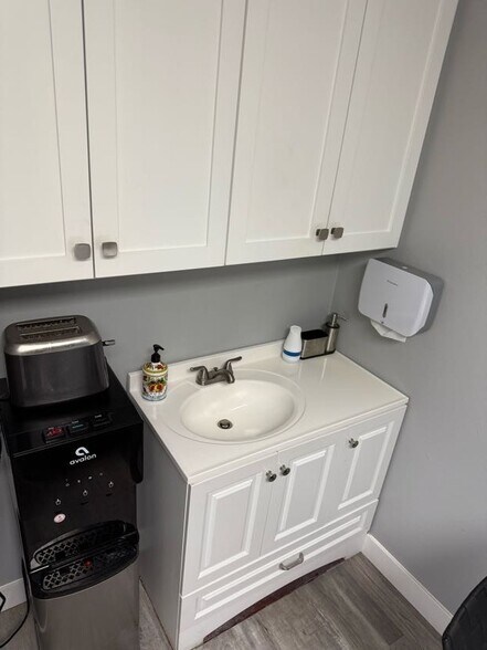 More Photos Of 1920 E Katella Ave, Orange Medical For Lease