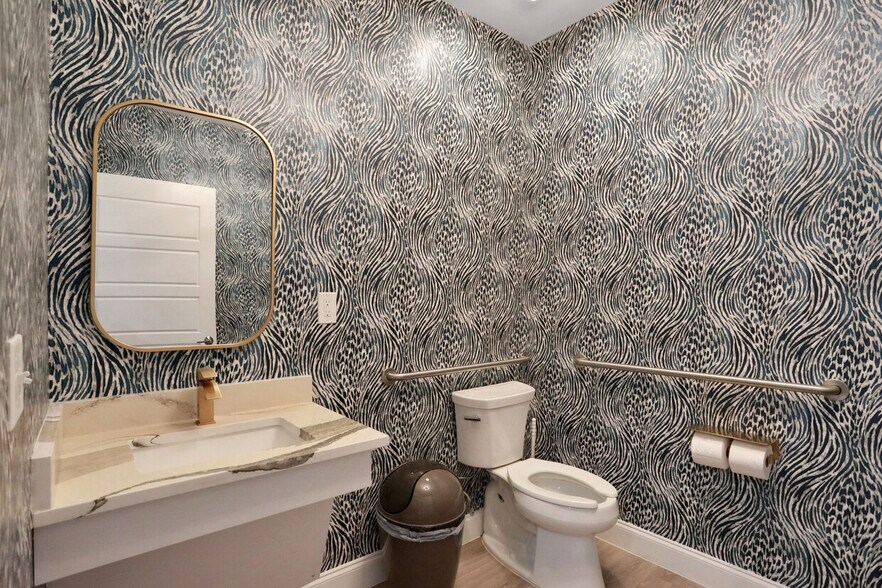 More Photos Of 1845 East West Pky, Fleming Island Medical For Lease