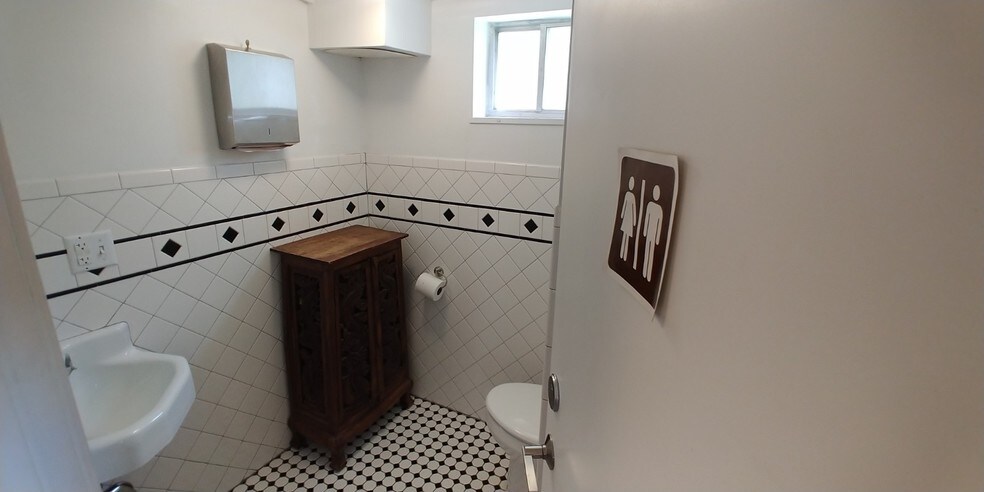 More Photos Of 2834 Highland Dr, Salt Lake City Office For Sale