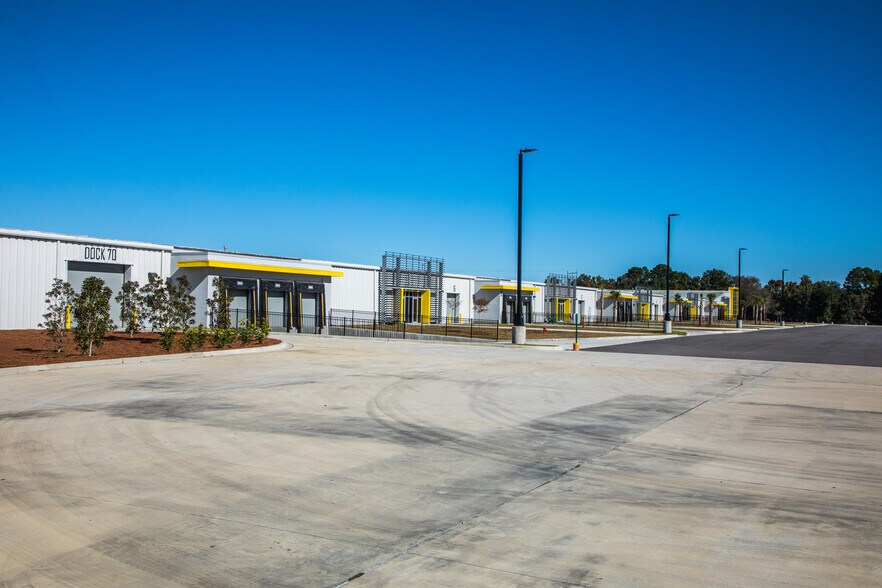 More Photos Of 4500 Leeds Ave, North Charleston Manufacturing For Lease