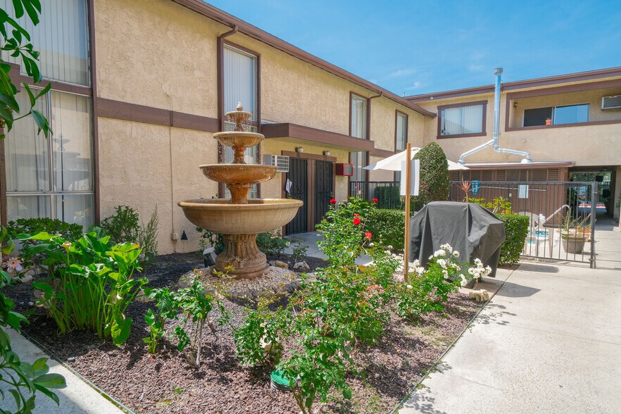 More Photos Of 918 Romneya Dr, Anaheim Apartments For Sale