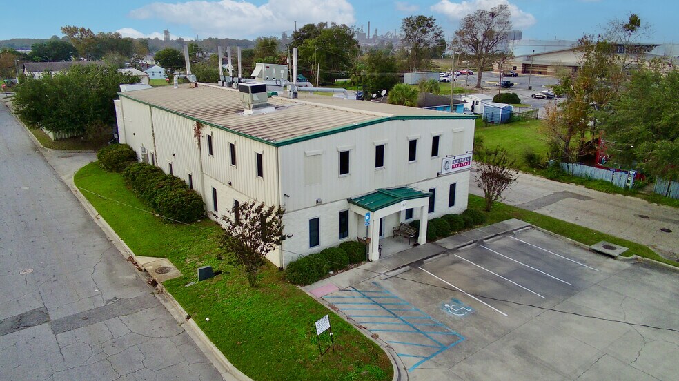 Primary Photo Of 151 E Lathrop Ave, Savannah Warehouse For Lease