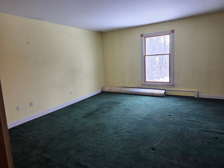 More Photos Of 56 Old State Route 12, Frenchtown Showroom For Sale