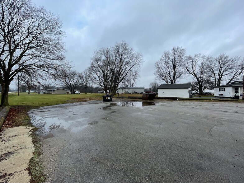 More Photos Of 3124 Perrysville Rd, Danville Restaurant For Sale