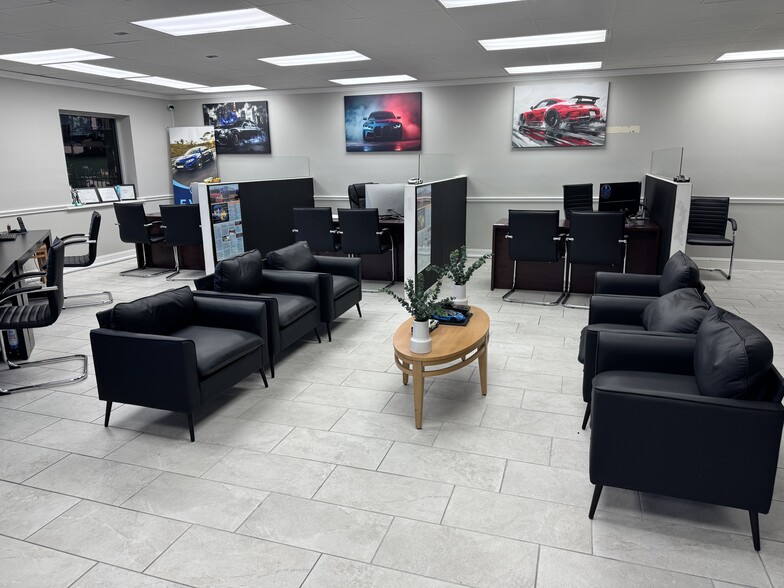 More Photos Of 3001 Alta Mere Dr, Fort Worth Auto Dealership For Lease