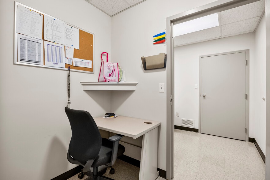 More Photos Of 2 Chelsea Pl, Clifton Park Medical For Sale