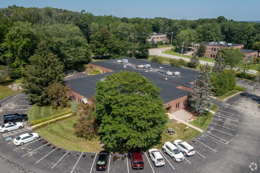 More Photos Of 6 Blackstone Valley Pl, Lincoln Medical For Sale