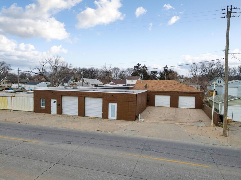 Primary Photo Of 812 9th Ave, Council Bluffs Warehouse For Sale