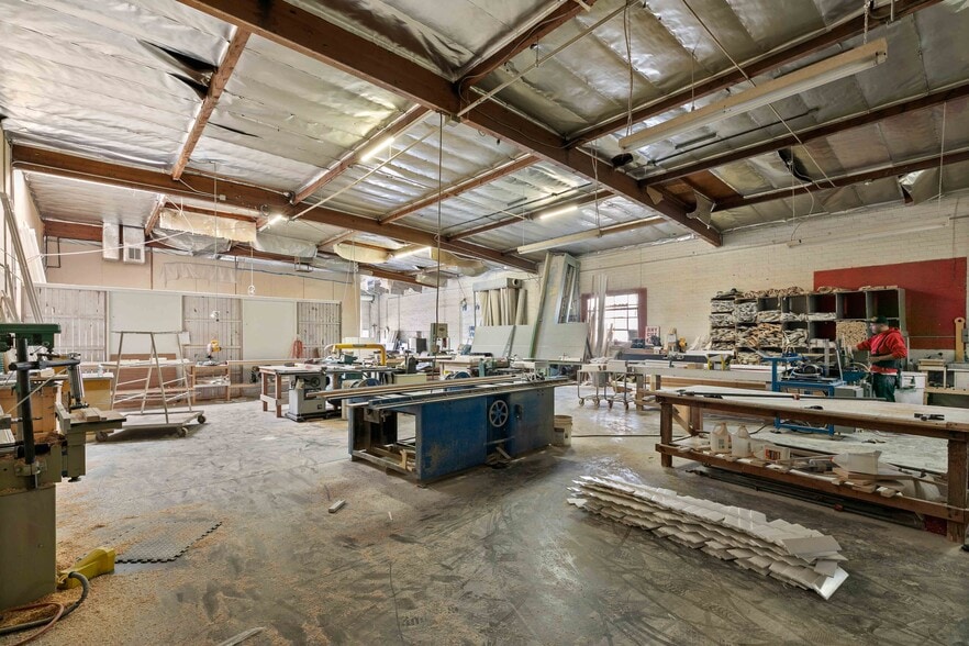 More Photos Of 8115 Lankershim Blvd, North Hollywood Warehouse For Lease